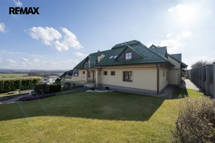 Prodej vícegeneračního domu, Fryšták - Vítová, 615 m2