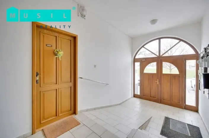 Prodej činžovního domu, Moravský Beroun, náměstí 9. května, 570 m2