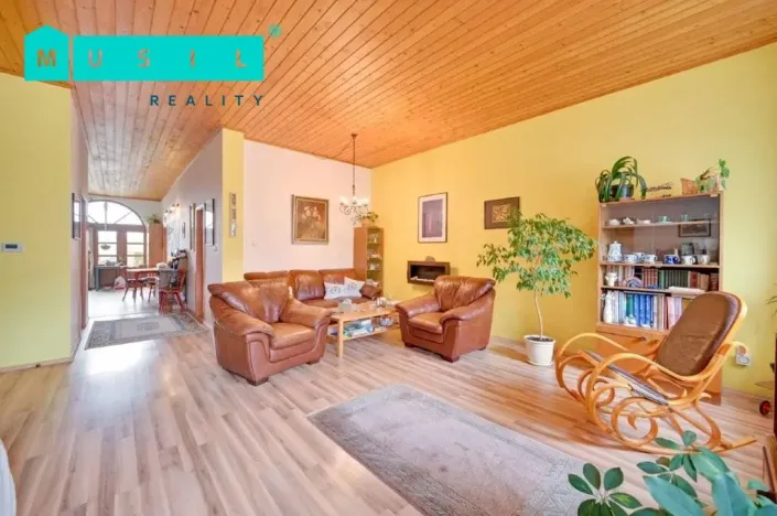 Prodej činžovního domu, Moravský Beroun, náměstí 9. května, 570 m2