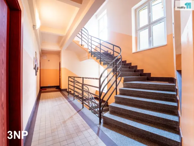 Prodej činžovního domu, Plzeň - Doubravka, Habrmannovo náměstí, 1343 m2