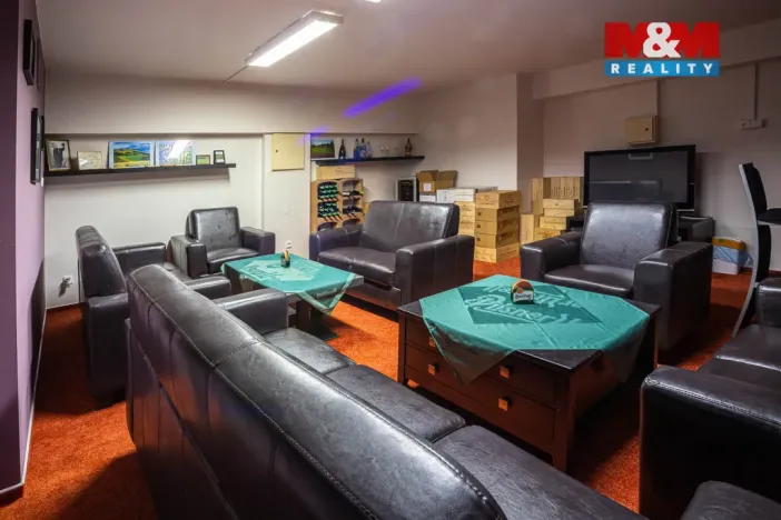 Prodej obchodního prostoru, Pardubice - Bílé Předměstí, Dašická, 1230 m2