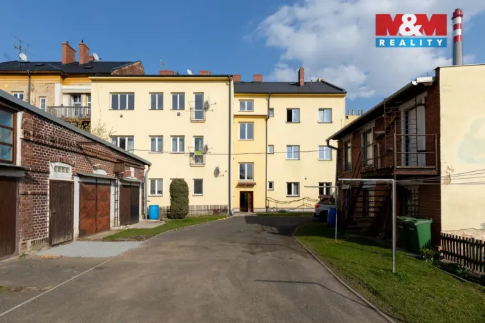 Prodej atypického bytu, Krnov - Pod Bezručovým vrchem, Bezručova, 73 m2