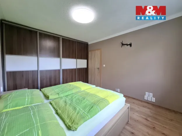 Pronájem bytu 2+1, Ostrov, Jungmannova, 58 m2