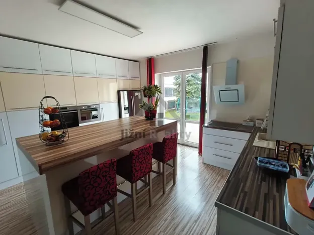 Prodej rodinného domu, České Velenice, Komenského, 450 m2