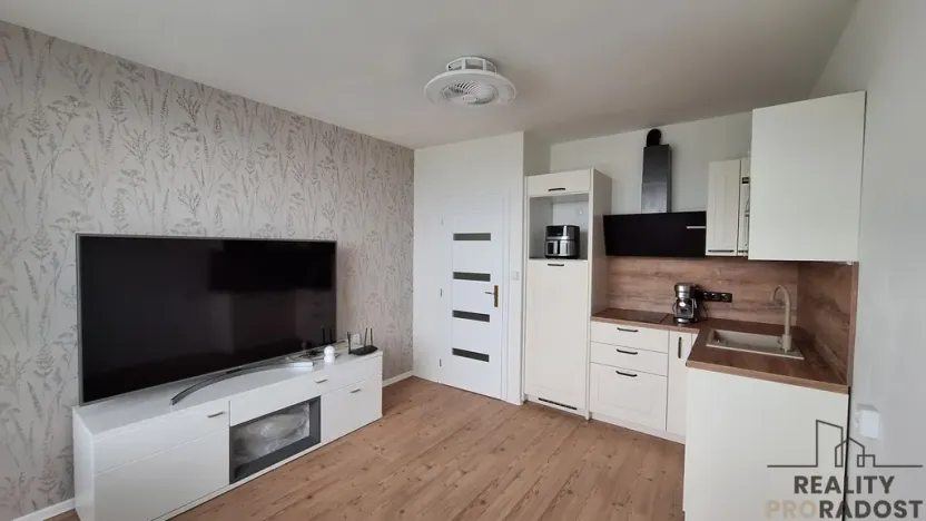 Pronájem bytu 1+kk, Ústí nad Labem, Malátova, 24 m2