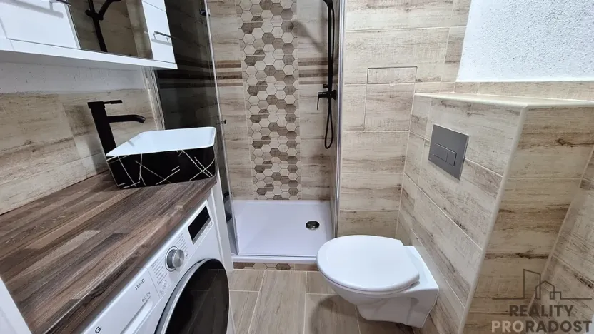 Pronájem bytu 1+kk, Ústí nad Labem, Malátova, 24 m2