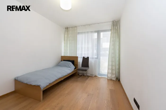 Pronájem bytu 3+kk, Praha - Libeň, Voctářova, 82 m2