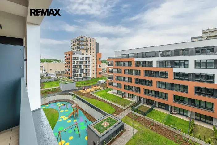 Pronájem bytu 1+kk, Praha - Hloubětín, Poděbradská, 33 m2