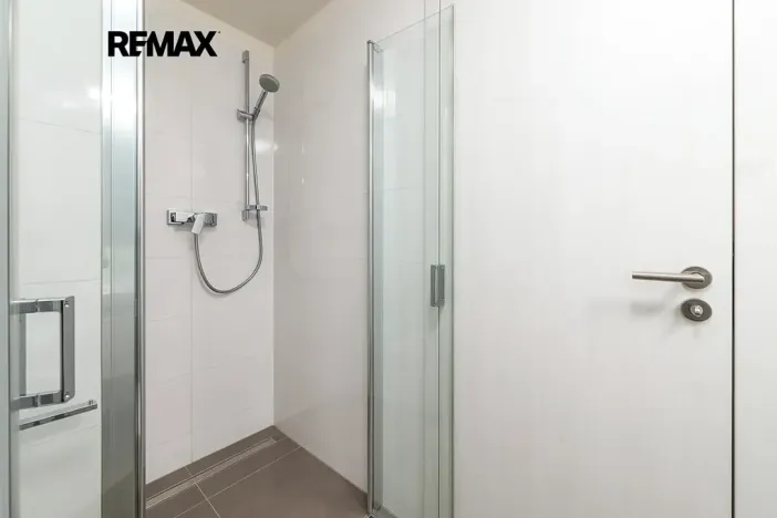 Pronájem bytu 1+kk, Praha - Hloubětín, Poděbradská, 33 m2