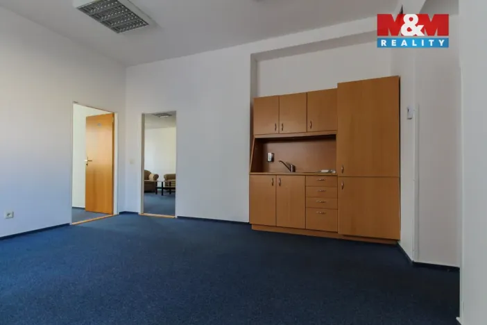 Pronájem kanceláře, Jeseník, nám. Svobody, 63 m2