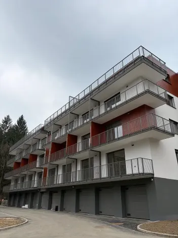 Pronájem bytu 1+kk, Jablonec nad Nisou, Jezdecká, 41 m2