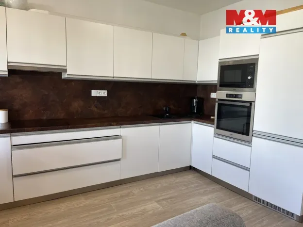 Prodej bytu 3+kk, Pardubice - Bílé Předměstí, Bubeníkova, 105 m2