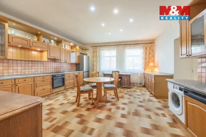 Prodej rodinného domu, Líský, 240 m2