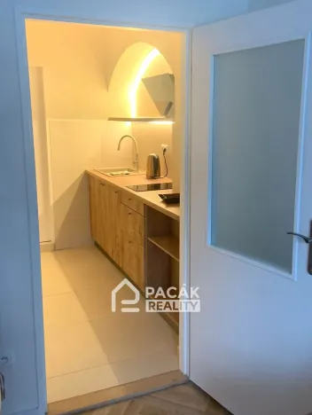 Pronájem bytu 1+1, Olomouc - Holice, Hanácká, 25 m2