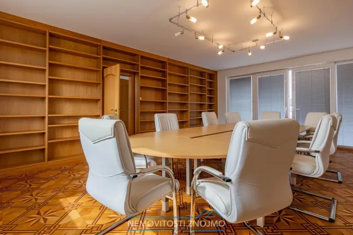 Prodej obchodního prostoru, Želetice, 3355 m2