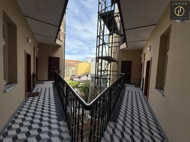 Pronájem bytu 2+kk, Praha - Žižkov, Seifertova, 56 m2