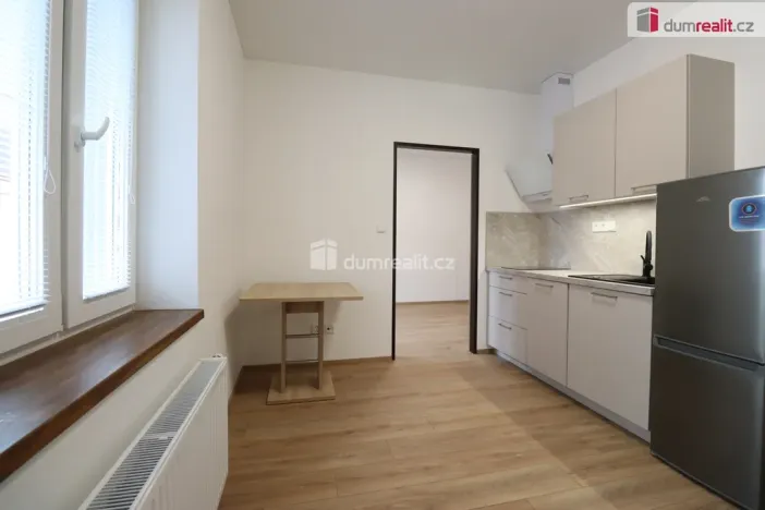 Pronájem bytu 1+1, Dalovice, Májová, 28 m2