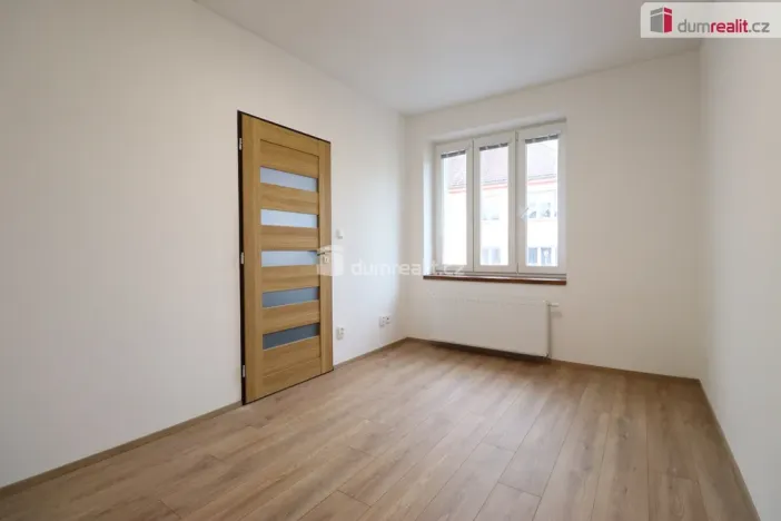 Pronájem bytu 1+1, Dalovice, Májová, 28 m2