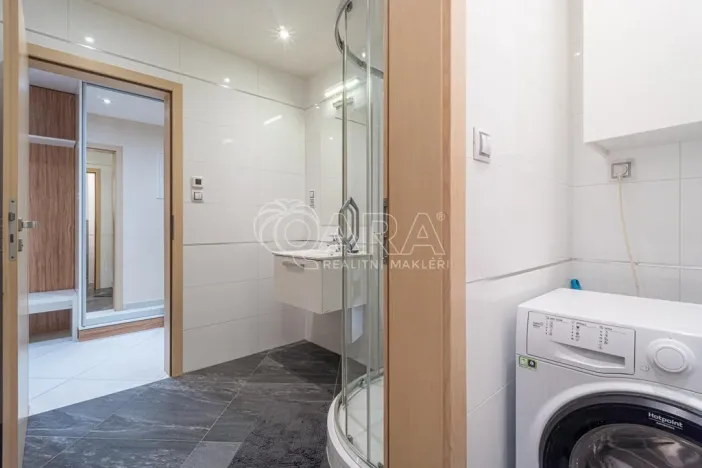 Pronájem bytu 1+kk, Praha - Žižkov, Olšanská, 37 m2