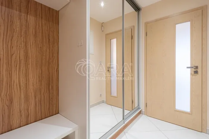 Pronájem bytu 1+kk, Praha - Žižkov, Olšanská, 37 m2