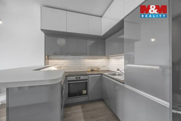 Prodej bytu 1+kk, Praha - Hostavice, U Hostavického potoka, 33 m2