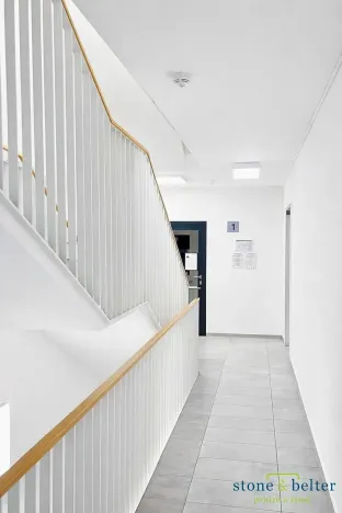 Pronájem bytu 1+kk, Praha - Strašnice, Zvěřinova, 38 m2