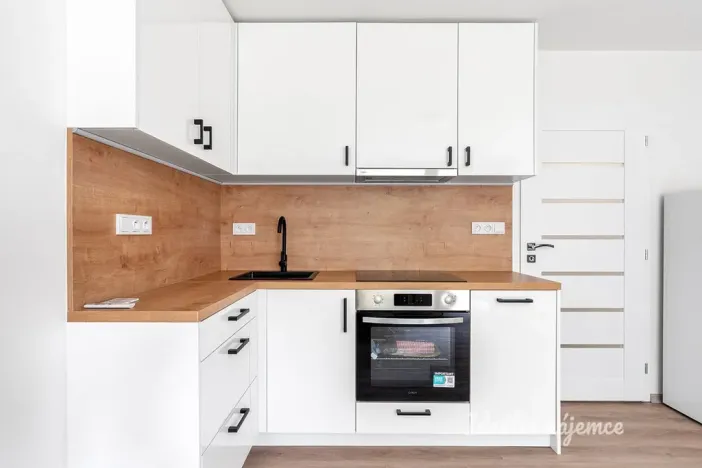 Pronájem bytu 2+kk, Praha - Nusle, Kotorská, 34 m2