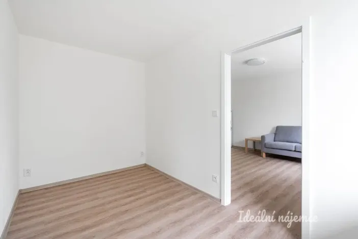 Pronájem bytu 2+kk, Praha - Nusle, Kotorská, 34 m2