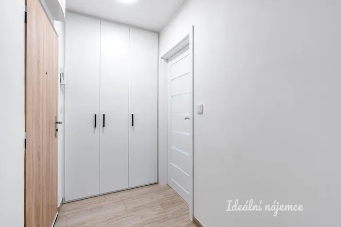 Pronájem bytu 2+kk, Praha - Nusle, Kotorská, 34 m2