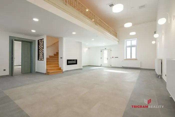 Pronájem restaurace, Hradec Králové - Plotiště nad Labem, Petra Jilemnického, 244 m2