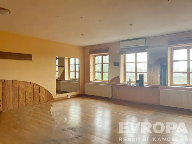 Pronájem obchodního prostoru, Hranice - Hranice I-Město, Radniční, 299 m2