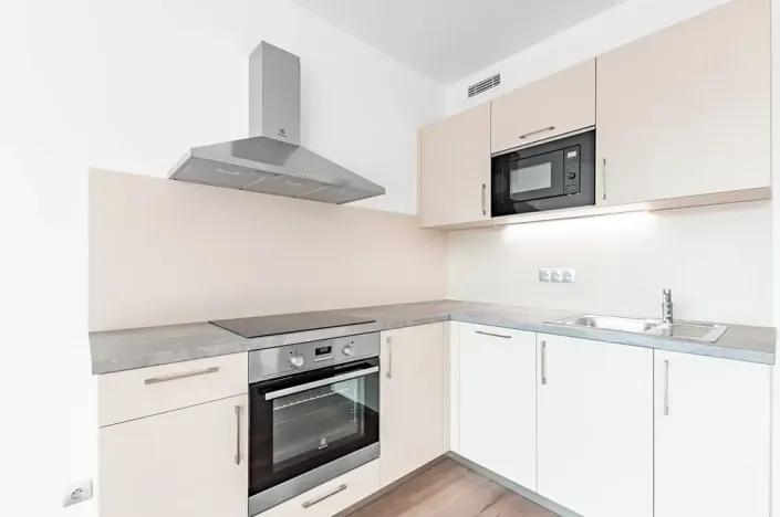 Pronájem bytu 1+kk, Praha - Libeň, Kurta Konráda, 33 m2