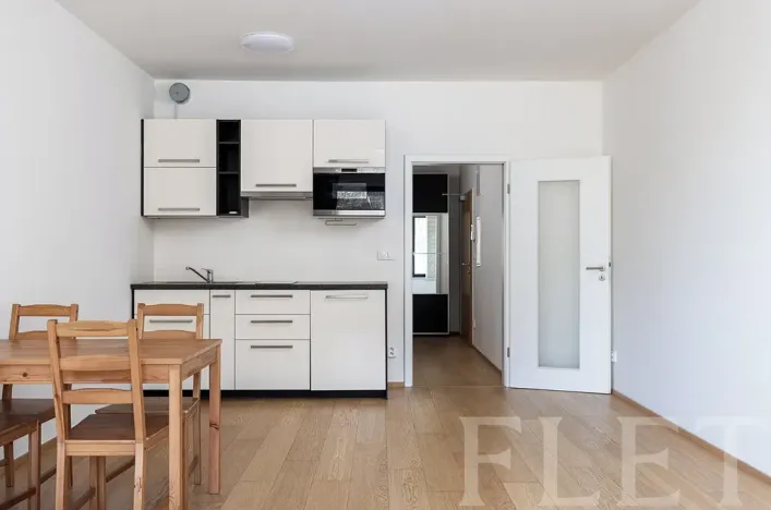 Pronájem bytu 1+kk, Praha - Michle, Nuselská, 43 m2