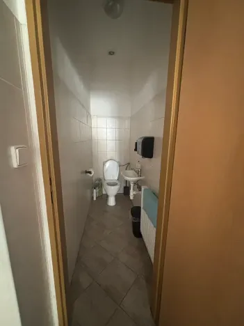 Pronájem obchodního prostoru, Náměšť nad Oslavou, Masarykovo nám., 42 m2