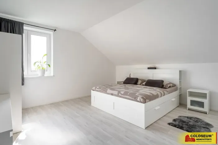 Prodej bytu 3+kk, Hrádek, 107 m2