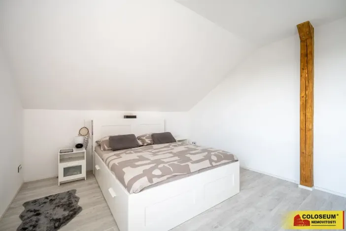 Prodej bytu 3+kk, Hrádek, 107 m2