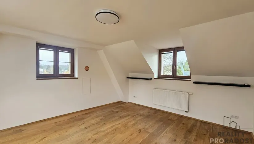 Pronájem bytu 2+1, Třebotov, Hlavní, 100 m2