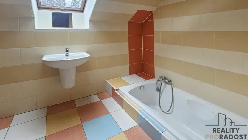 Pronájem bytu 2+1, Třebotov, Hlavní, 100 m2