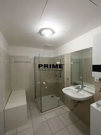 Pronájem kanceláře, Praha - Smíchov, Štefánikova, 147 m2