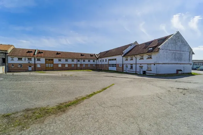 Prodej výrobních prostor, Bezno, Nemyslovická, 861 m2