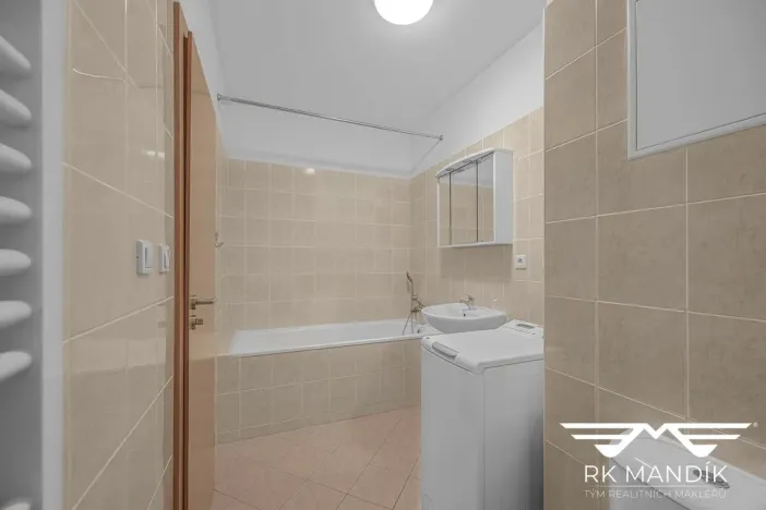 Prodej bytu 1+kk, Praha - Horní Měcholupy, Boloňská, 37 m2