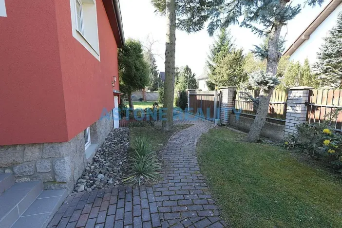 Pronájem rodinného domu, Praha - Újezd nad Lesy, Týnecká, 210 m2