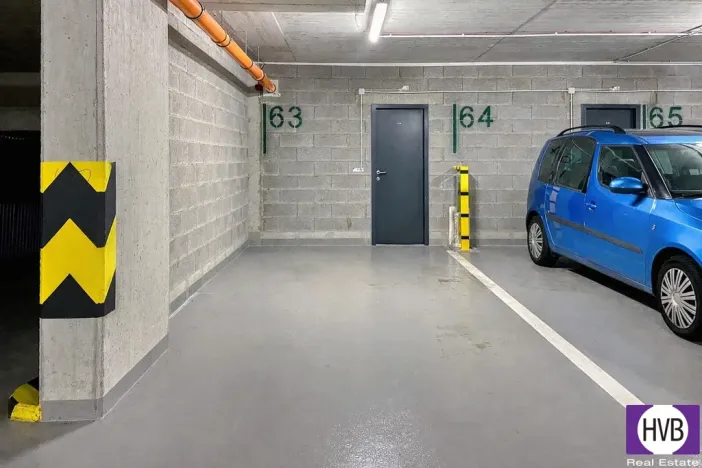 Pronájem garážového stání, Praha, Jurkovičova, 13 m2