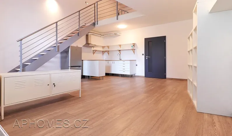 Pronájem bytu 2+kk, Praha - Libeň, U libeňského pivovaru, 56 m2