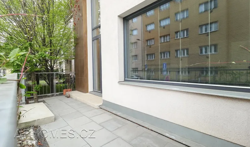 Pronájem bytu 2+kk, Praha - Libeň, U libeňského pivovaru, 56 m2