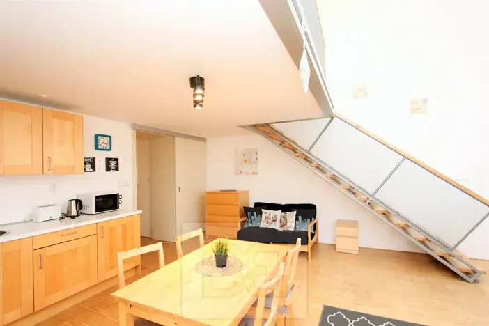 Pronájem bytu 2+kk, Praha - Vinohrady, Balbínova, 60 m2