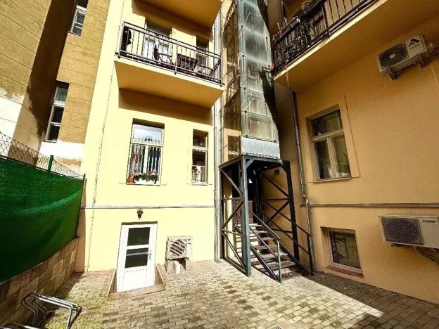 Pronájem bytu 1+kk, Praha - Holešovice, Šimáčkova, 17 m2