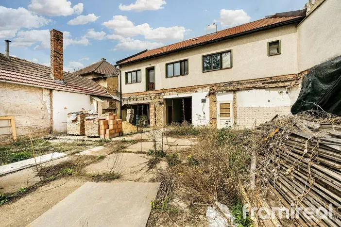 Prodej rodinného domu, Lovčičky, 200 m2