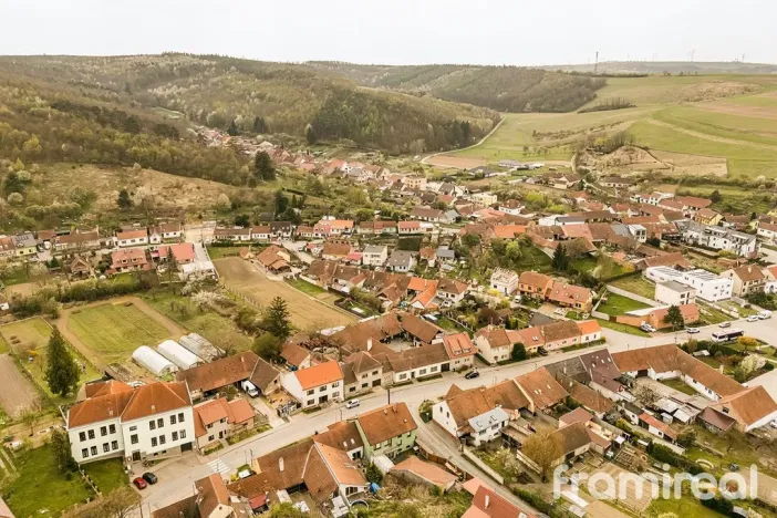 Prodej vícegeneračního domu, Lovčičky, 200 m2