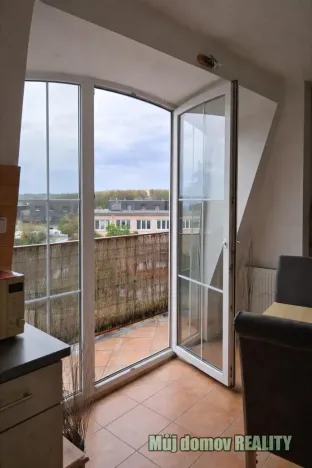 Pronájem bytu 1+kk, Praha - Košíře, Smolíkova, 54 m2